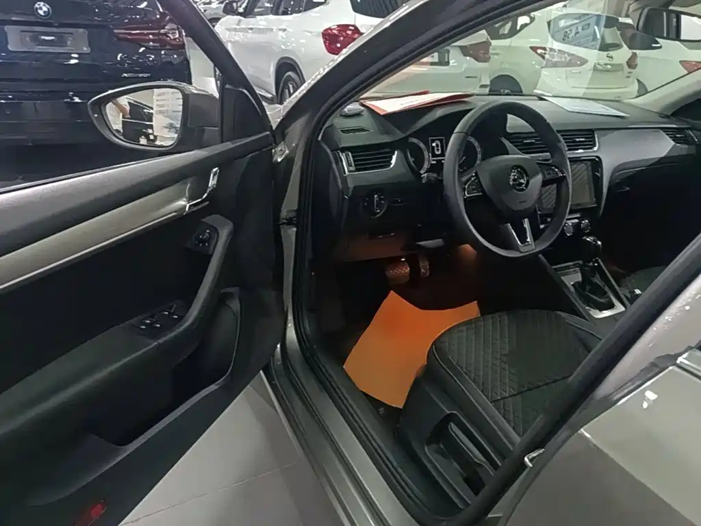 Skoda Octavia — миниатюра 16