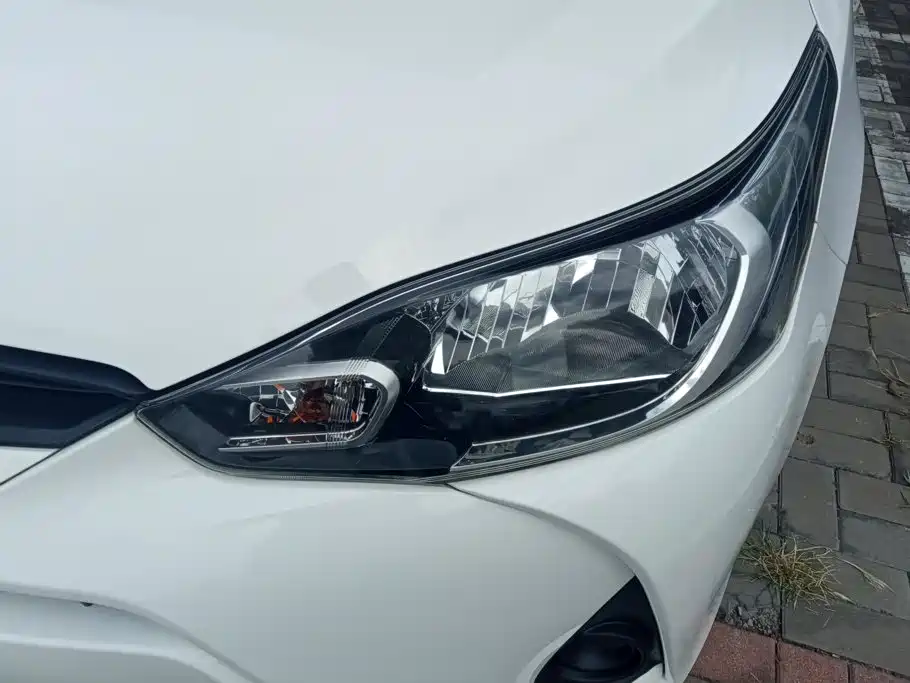 Toyota Yaris L — миниатюра 5