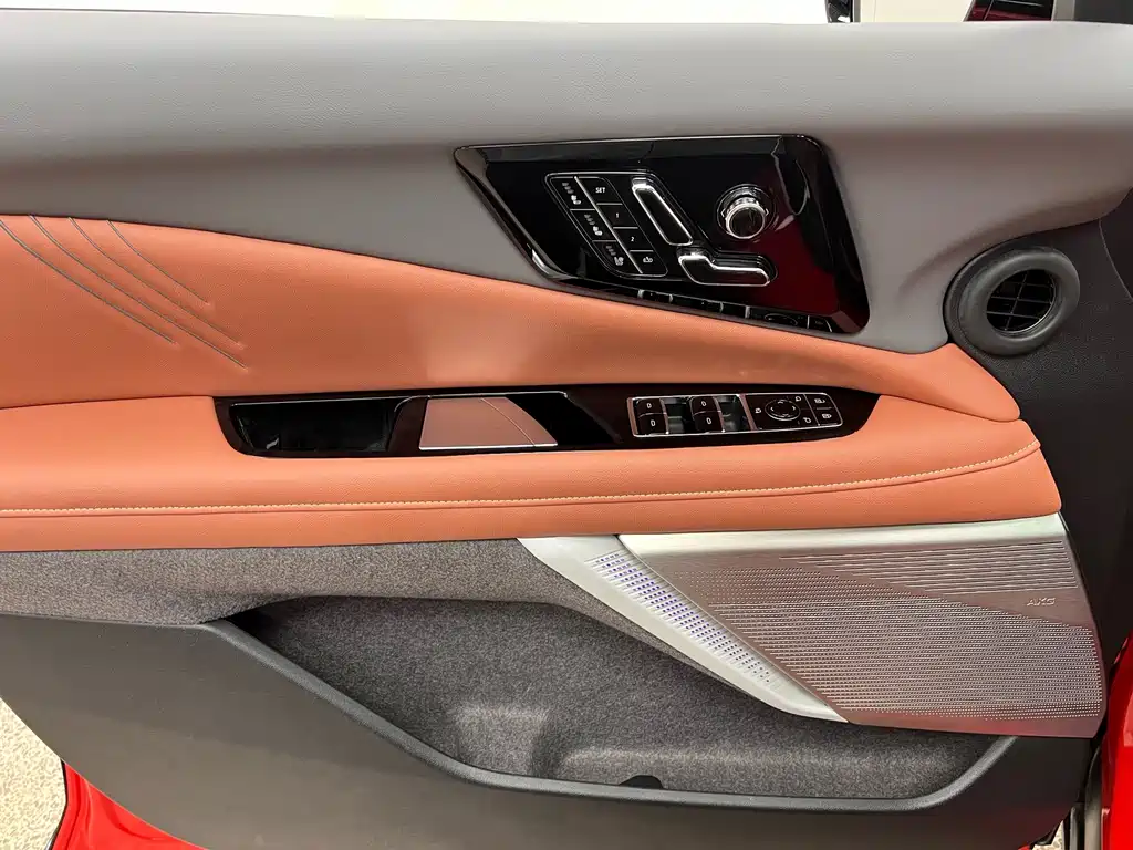 Cadillac IQ — миниатюра 12