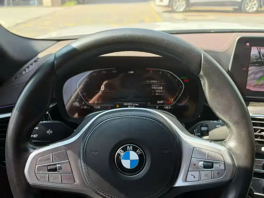 BMW 5 Series — миниатюра 2