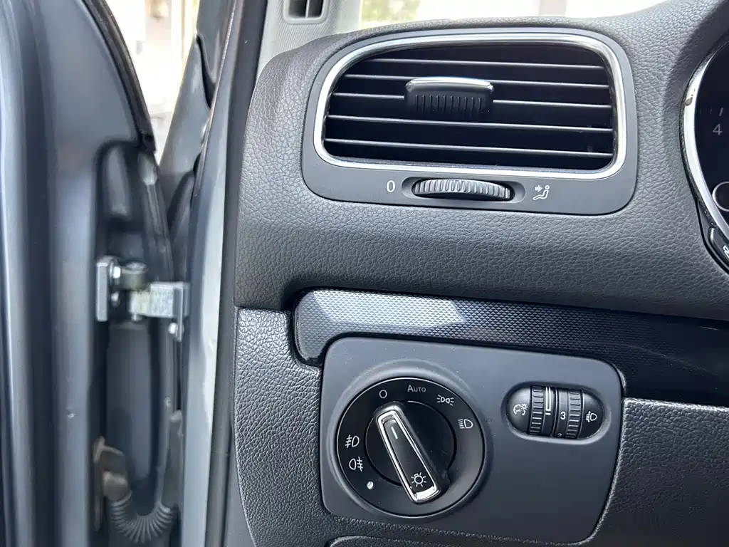 Volkswagen Golf — миниатюра 14