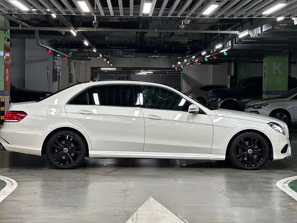 Mercedes-Benz E-Class — миниатюра 8