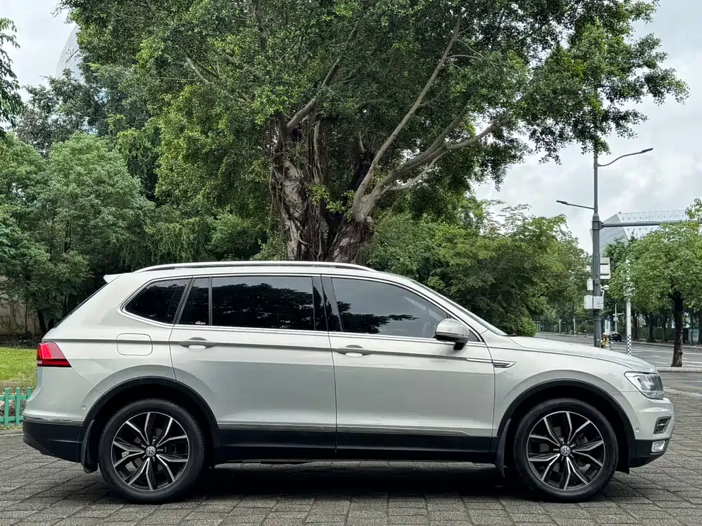 Volkswagen Tiguan L — миниатюра 7