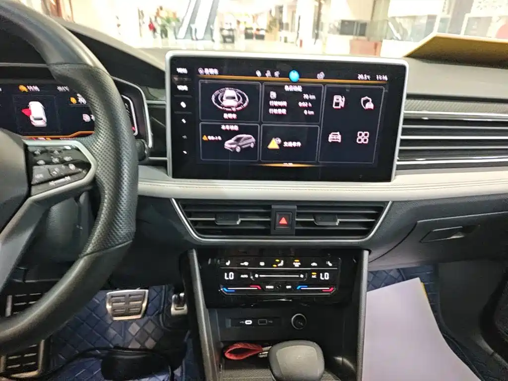 Volkswagen Tiguan L 2023 — фото 13