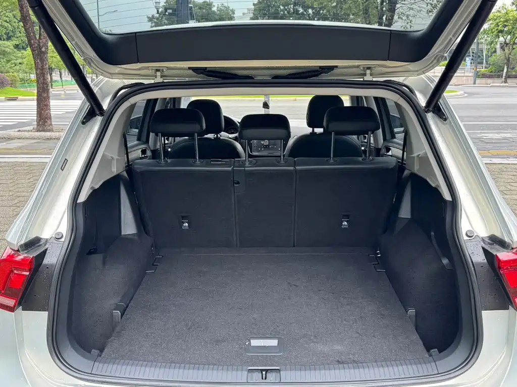 Volkswagen Tiguan L — миниатюра 12