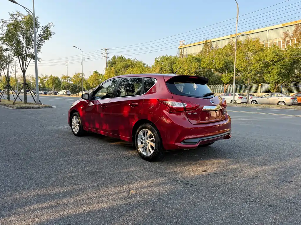 Nissan Tiida — миниатюра 5