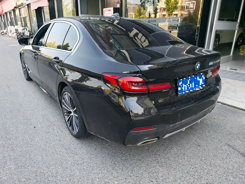 BMW 5 Series — миниатюра 2