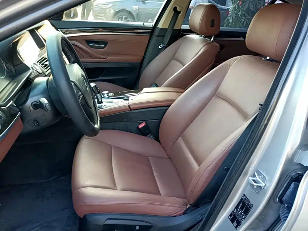 BMW 5 Series — миниатюра 15