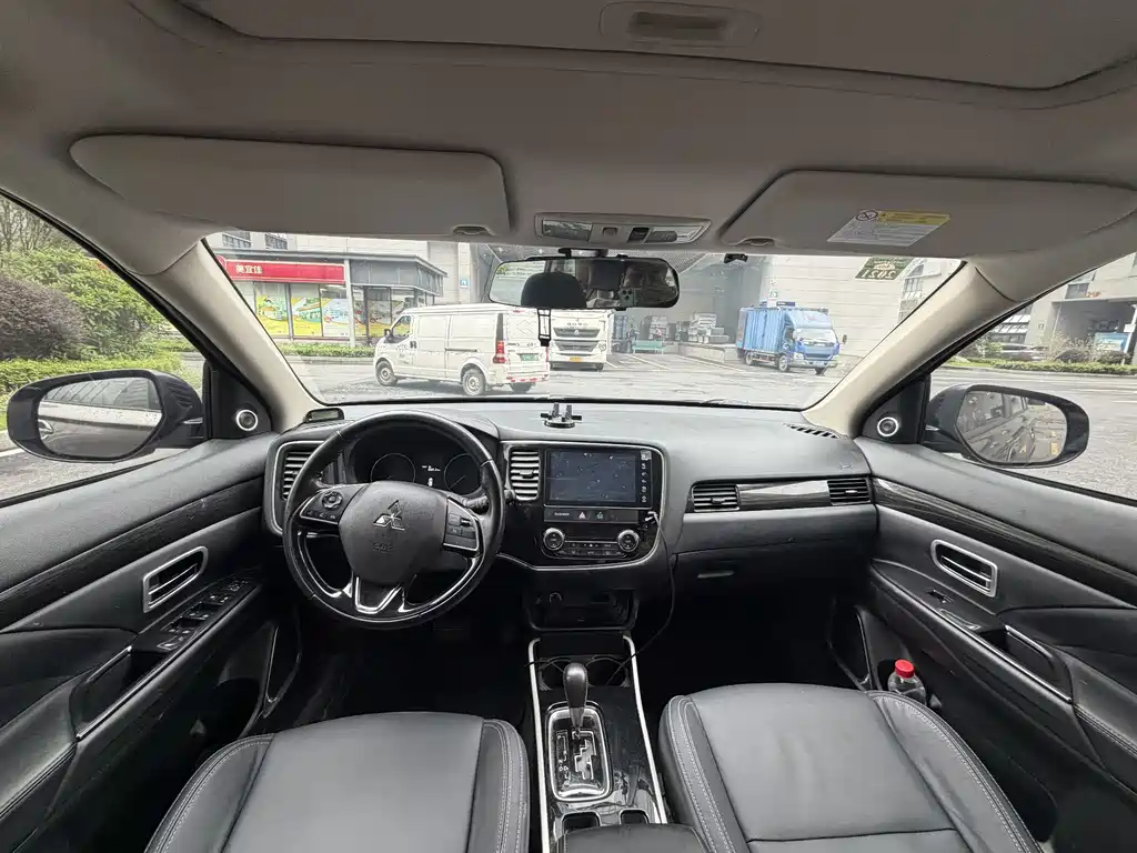 Mitsubishi Outlander 2019 2.0L Enjoy 7 мест VI
