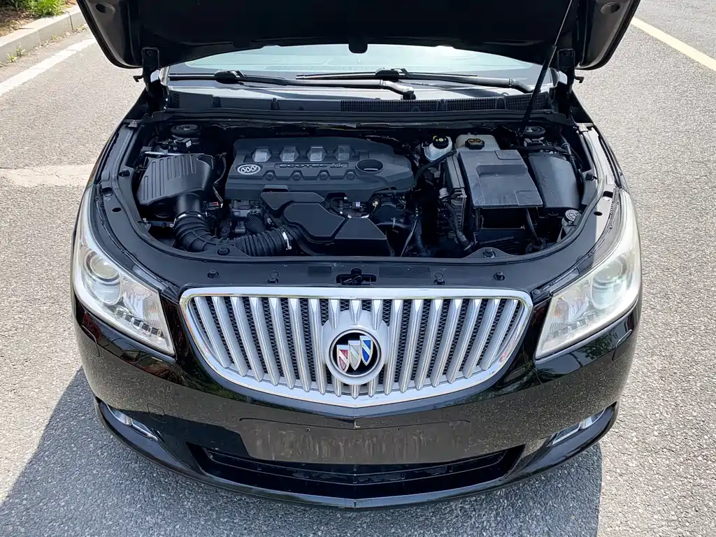 Buick LaCrosse — миниатюра 27