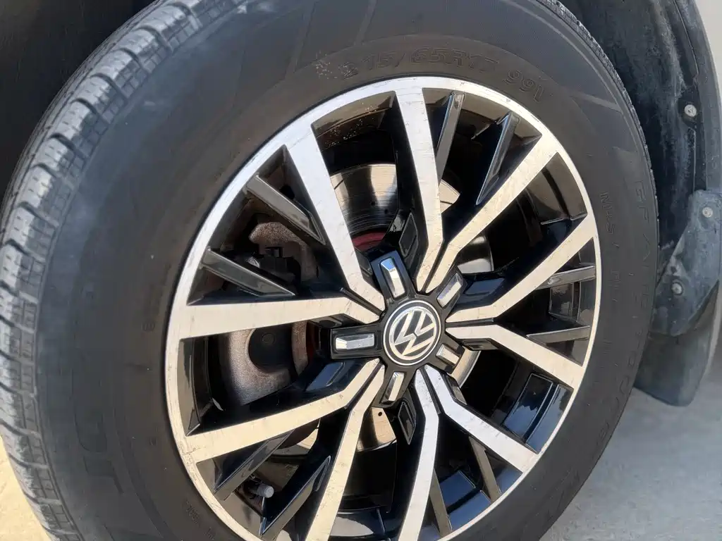 Volkswagen Tiguan L — миниатюра 17