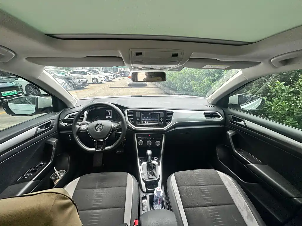 VOLKSWAGEN T ROC EXPLORING SONGS