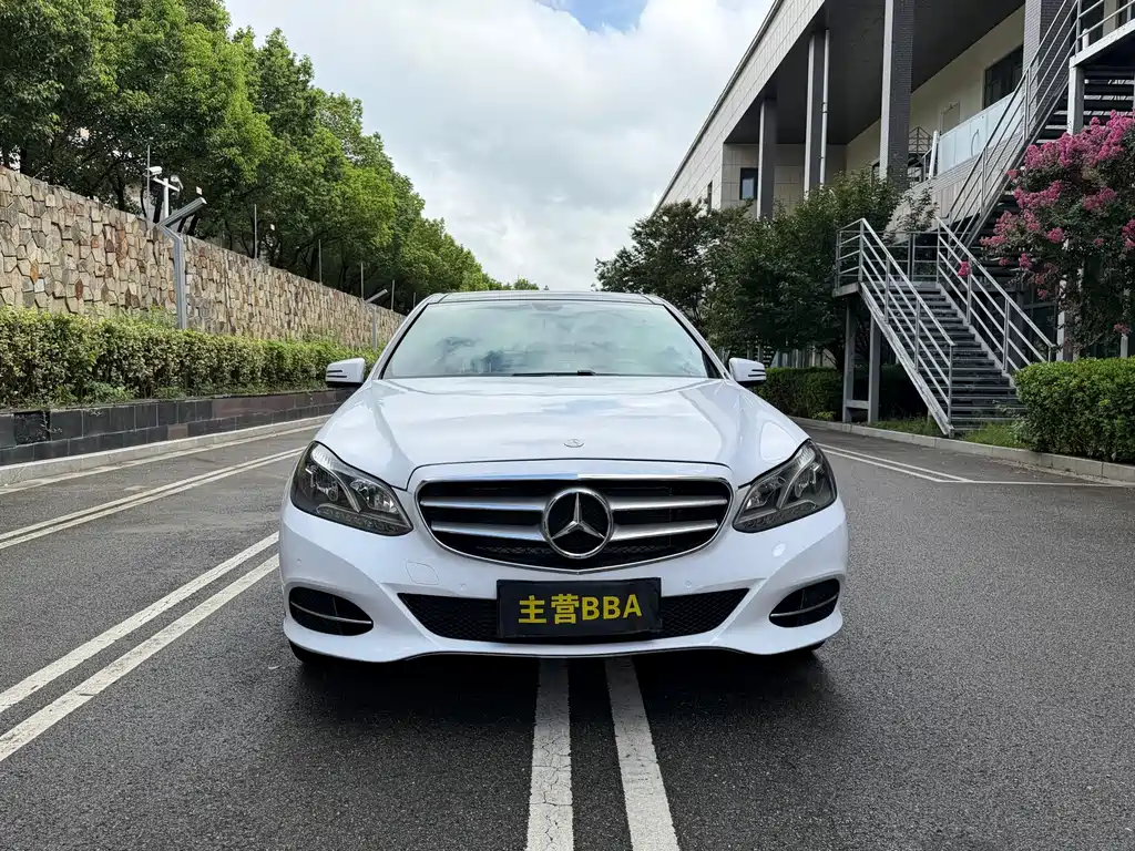 Mercedes-Benz E-Class — миниатюра 2