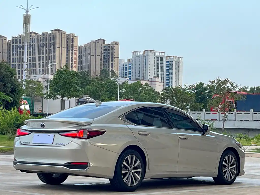 Lexus ES — фотографии объявления, Фото 8