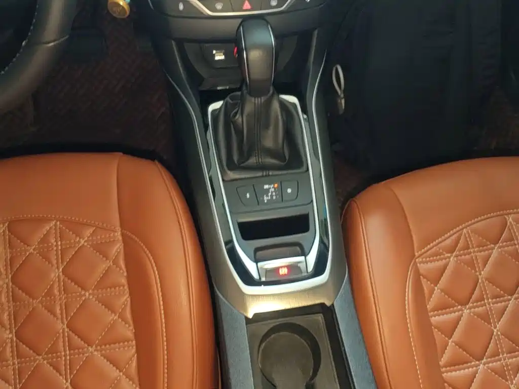 Peugeot 408 — миниатюра 14