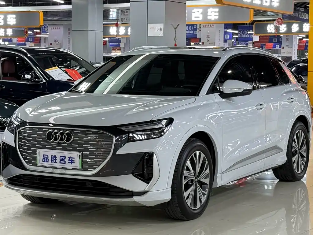 Audi Q4 e-tron 2024