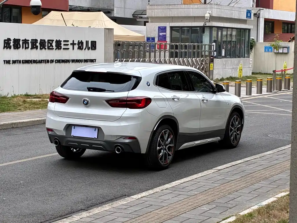 BMW X2 2021 sDrive25i