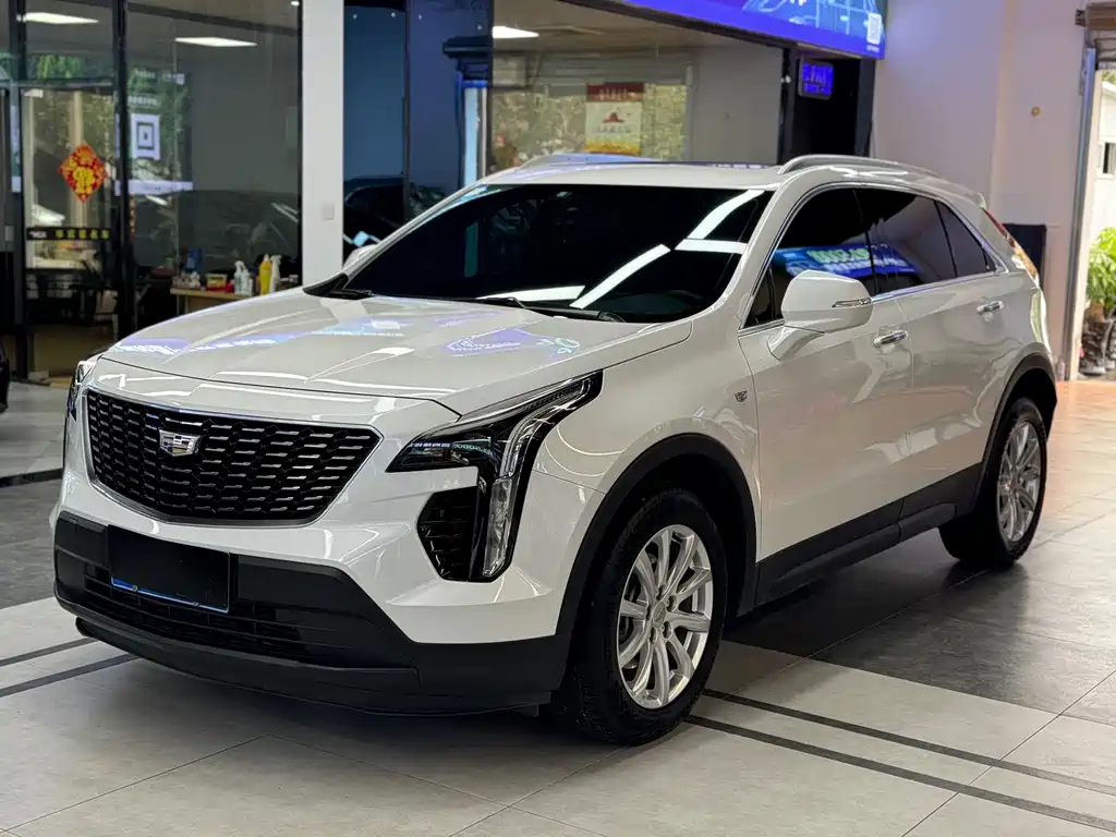 CADILLAC XT4
