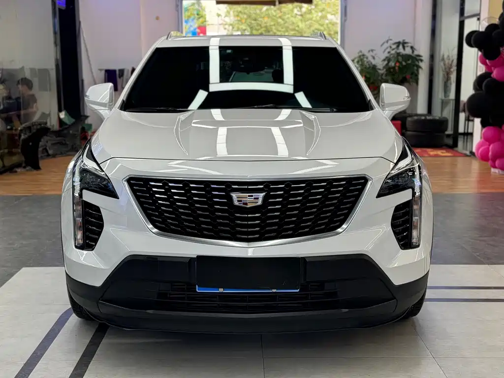 CADILLAC XT4