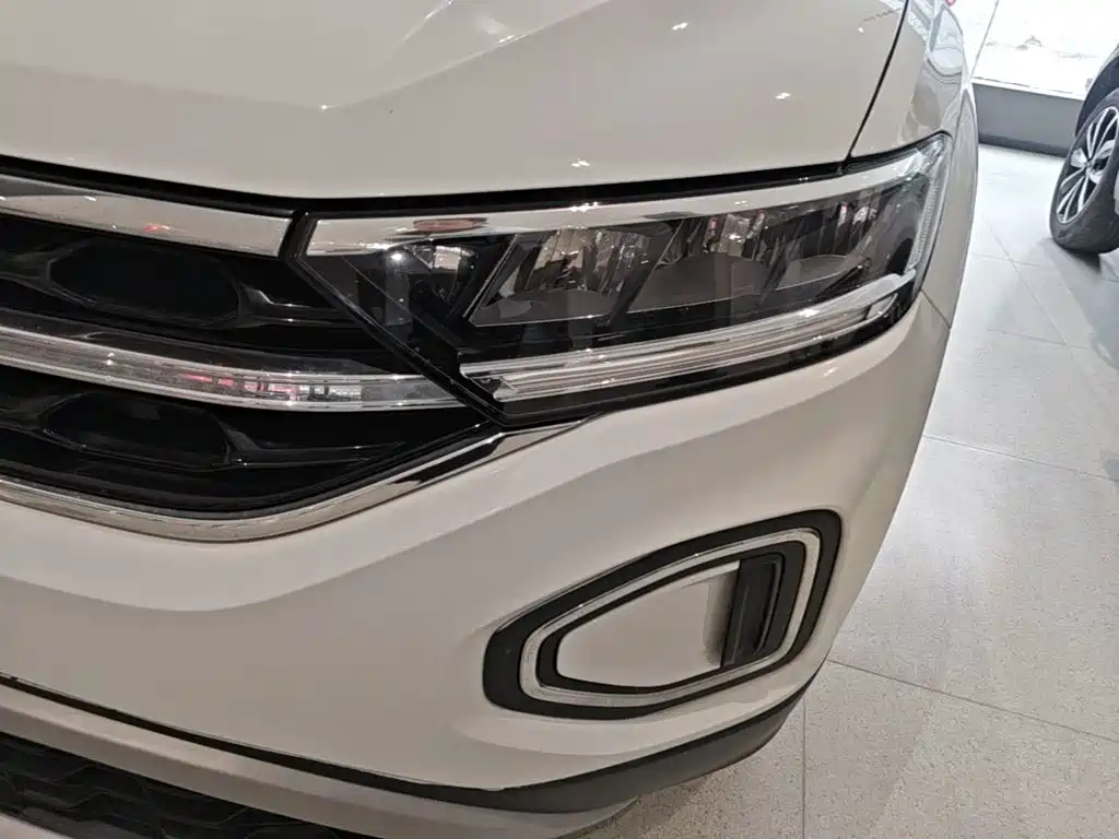 Volkswagen T-Roc — миниатюра 24