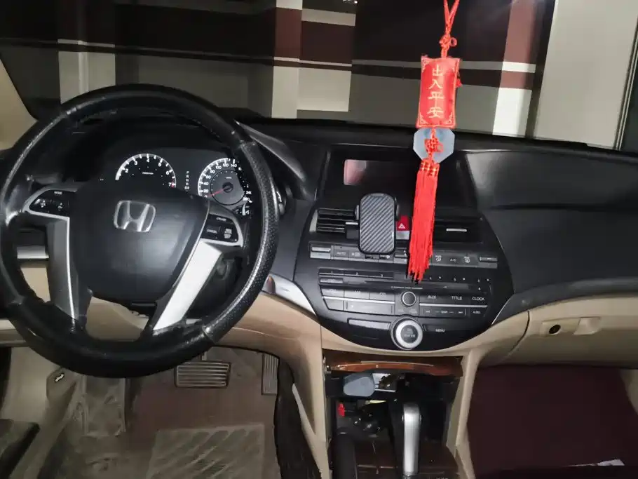 Honda Accord — миниатюра 12