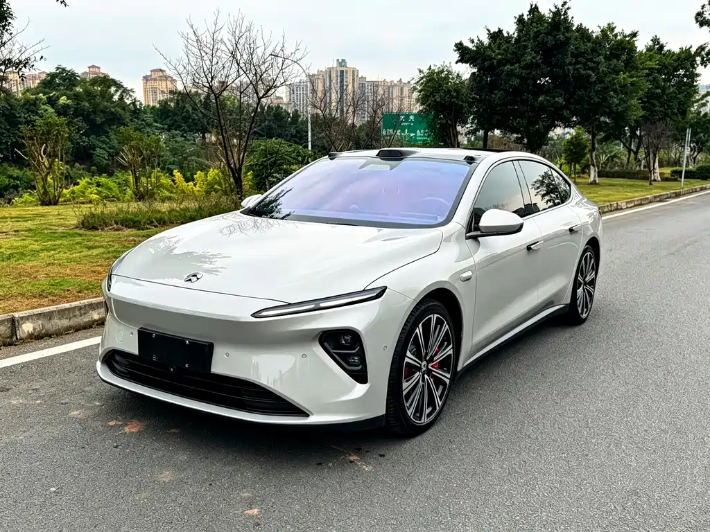NIO ET7