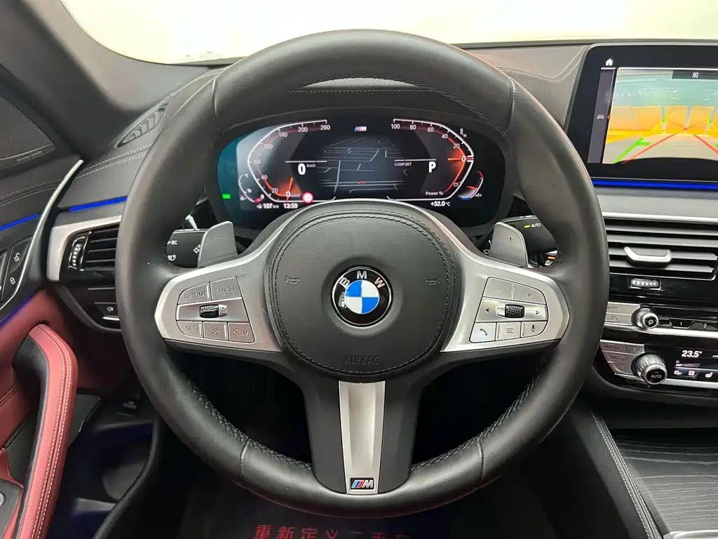 BMW 5 Series — миниатюра 13