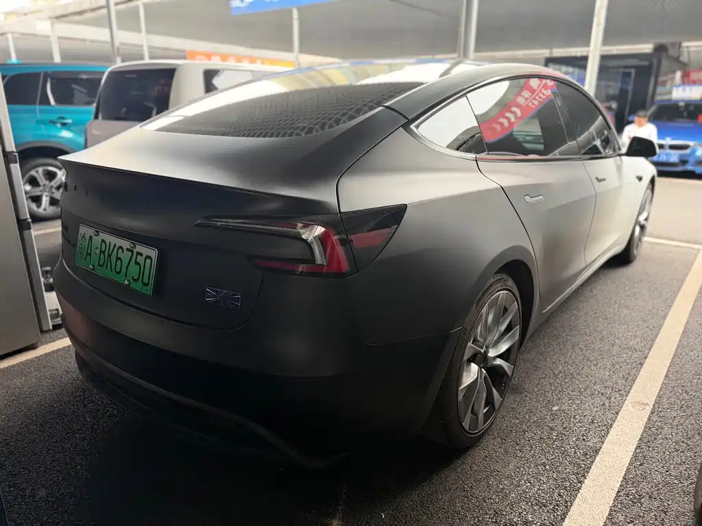 Tesla Model 3 — миниатюра 11