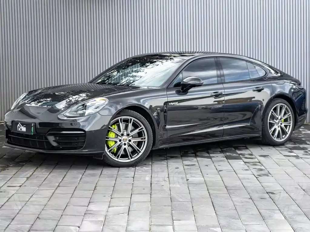 Porsche Panamera Hybrid 2022