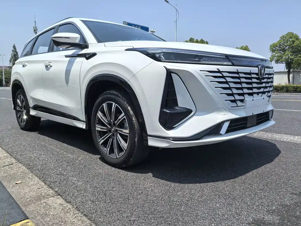 Changan Changan CS75PLUS — миниатюра 3