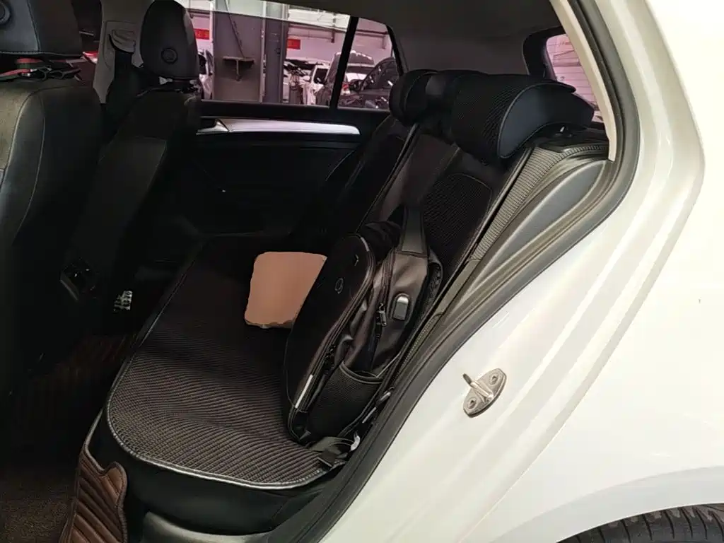Volkswagen Golf — миниатюра 17