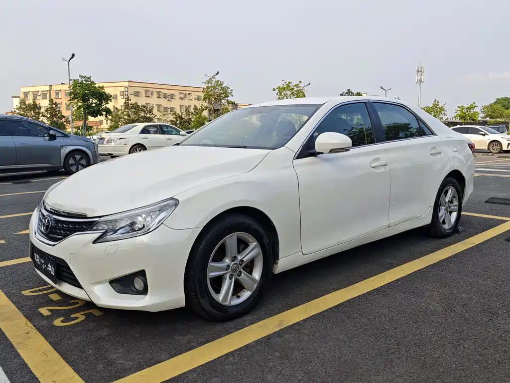 Купить Toyota Reiz