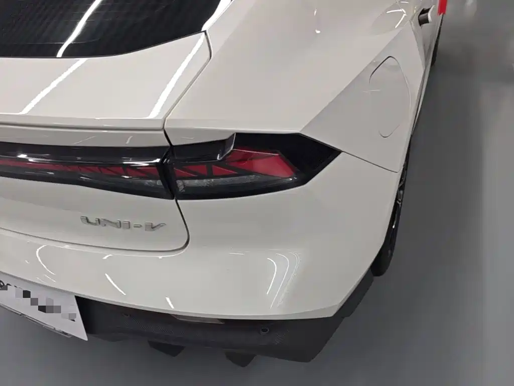 Changan UNI-V iDD — миниатюра 8
