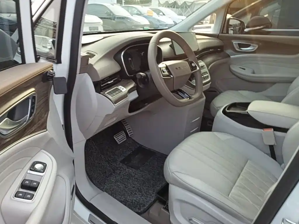Roewe iMAX8 New Energy — миниатюра 16