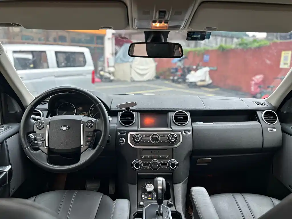 Land Rover Discovery — миниатюра 17