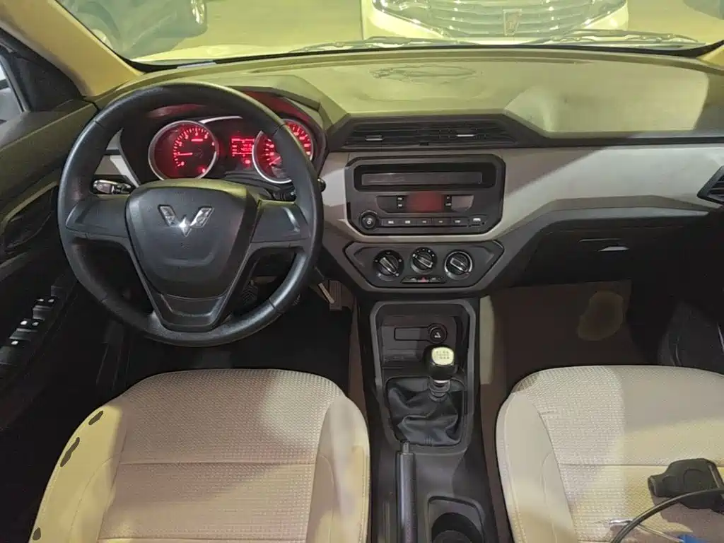 Wuling Hongguang — миниатюра 10