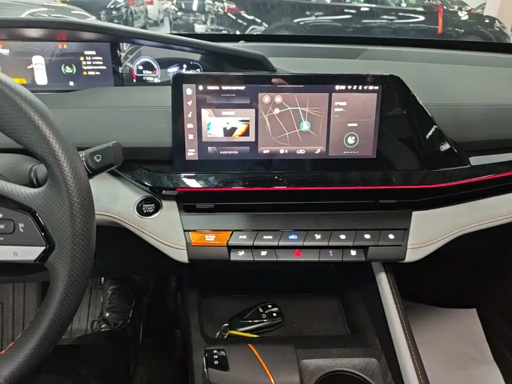 Changan UNI-V iDD — миниатюра 13