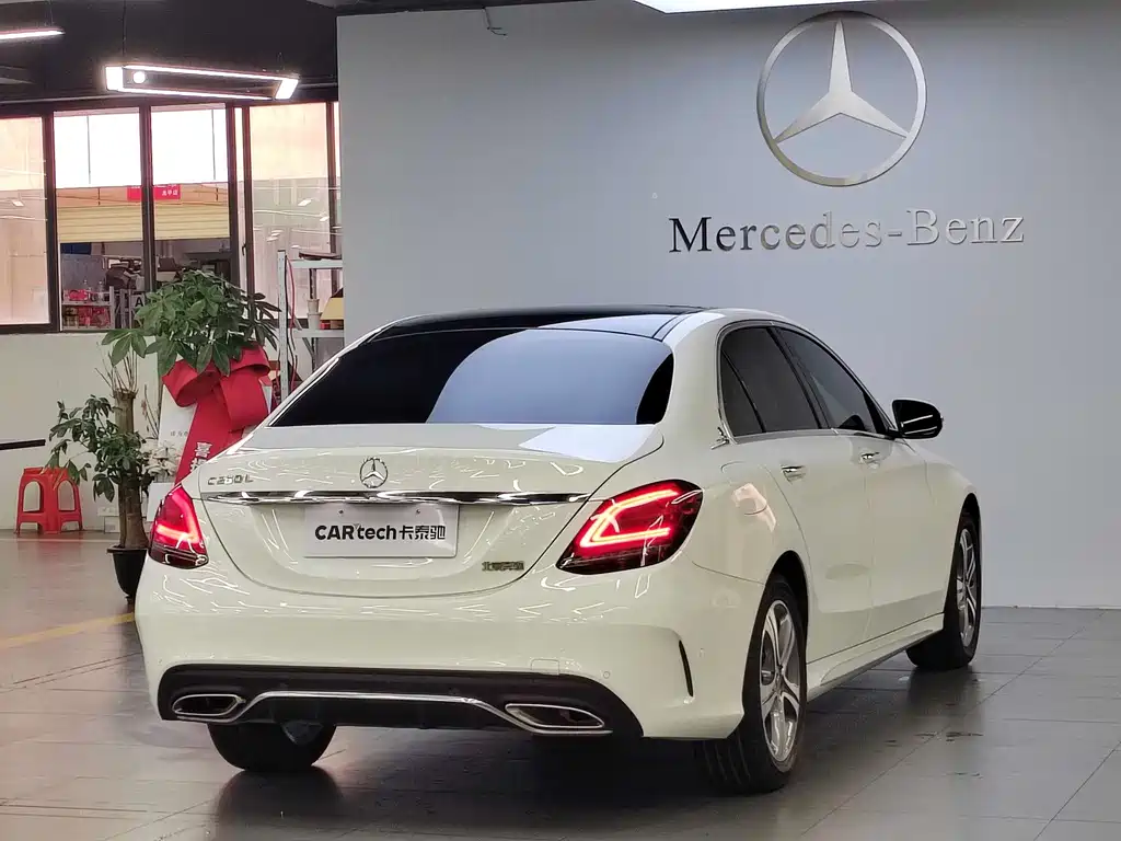 Mercedes-Benz C-Class — миниатюра 7