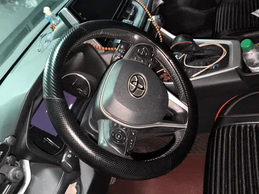 Toyota RAV4 — миниатюра 14