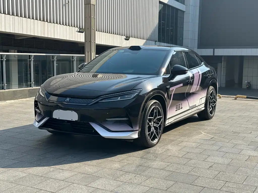 Byd L EV 2025