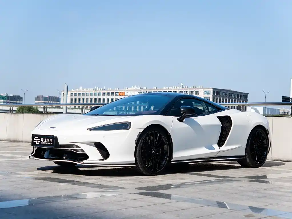 McLaren GT