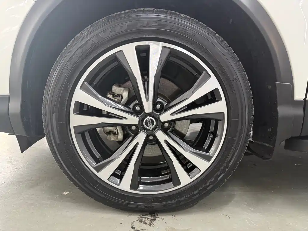 Nissan Qashqai — миниатюра 9