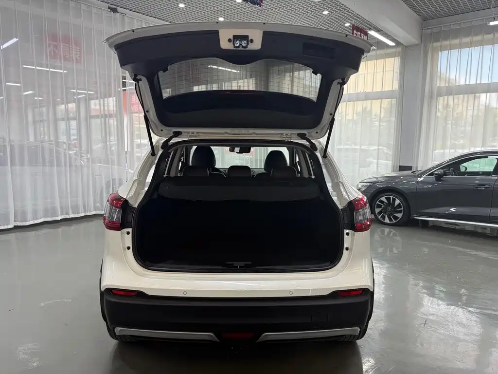 Nissan Qashqai — миниатюра 7