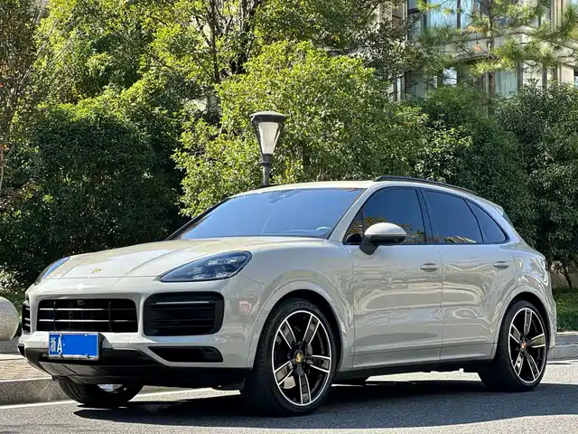 PORSCHE CAYENNE 2023