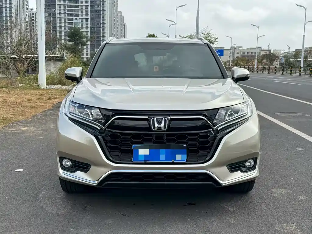 HONDA UR V