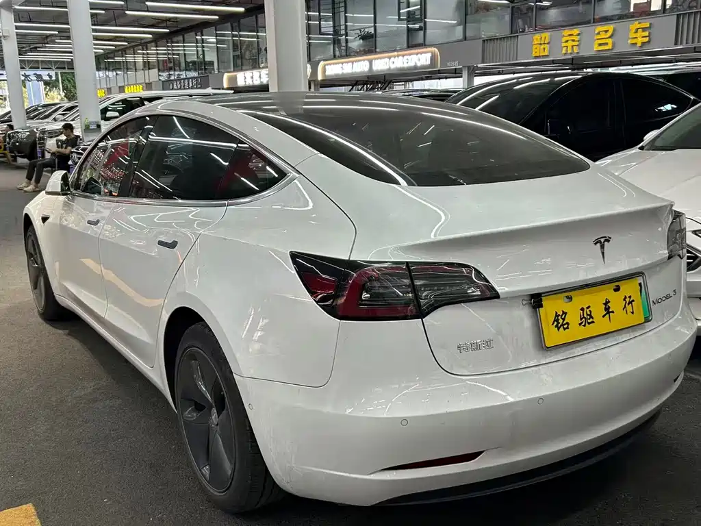 Tesla Model 3 — миниатюра 4