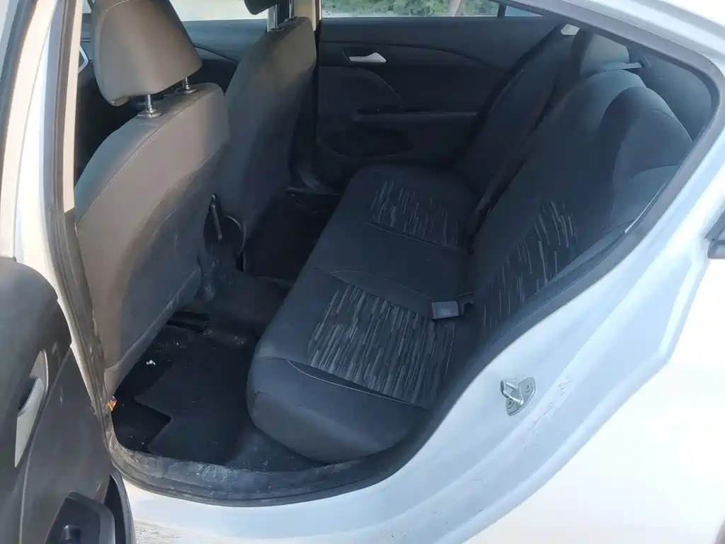 Chevrolet Cavalier — миниатюра 13