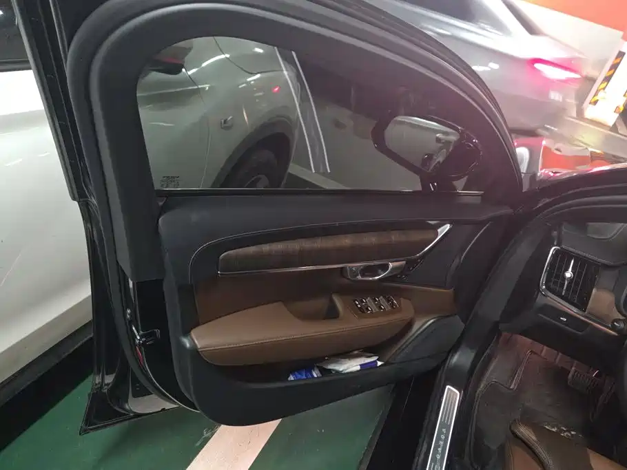 Volvo S90 — миниатюра 7