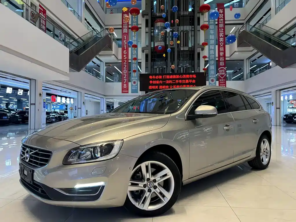 Купить Volvo V60
