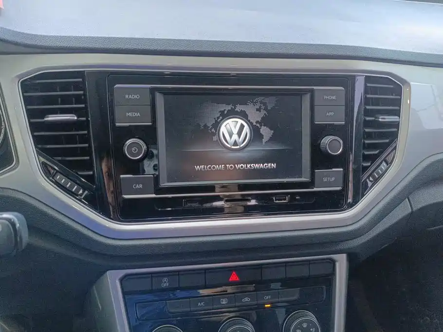 Volkswagen T-Roc — миниатюра 13